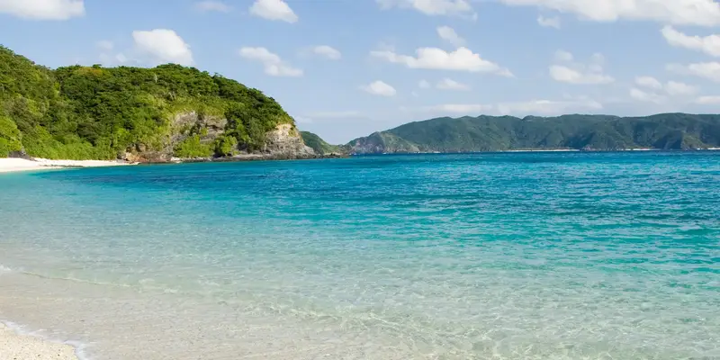 沖縄：慶良間諸島・座間味島の古座間味ビーチ