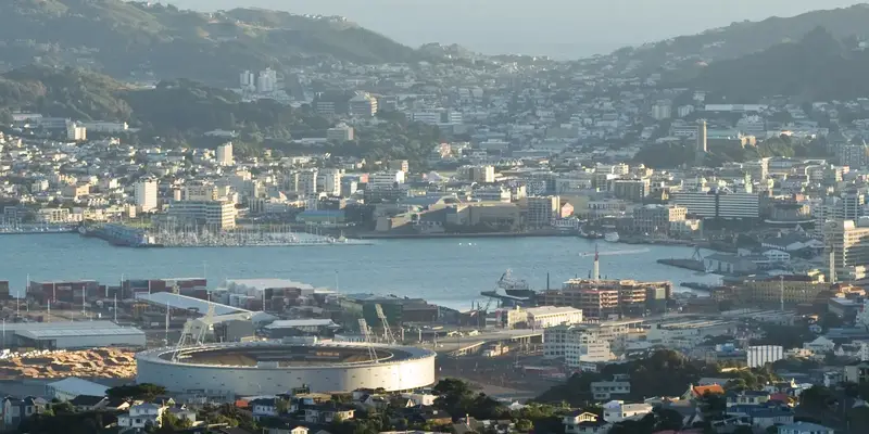 ウェリントン：街を背にした港