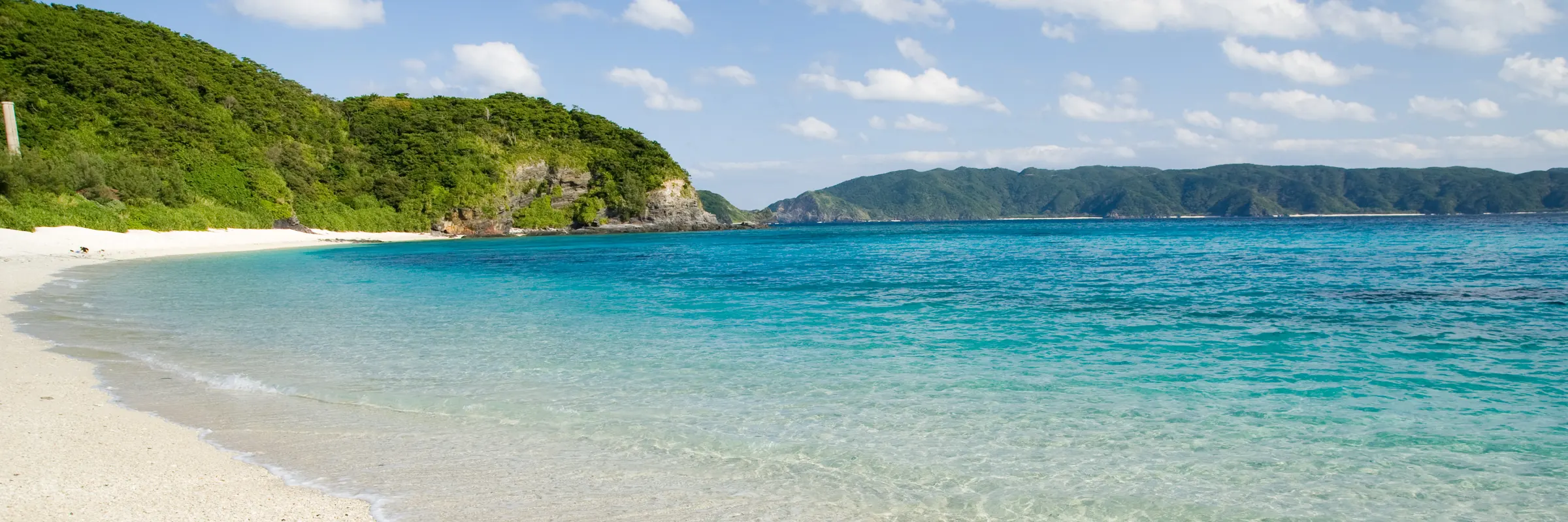 沖縄：慶良間諸島・座間味島の古座間味ビーチ
